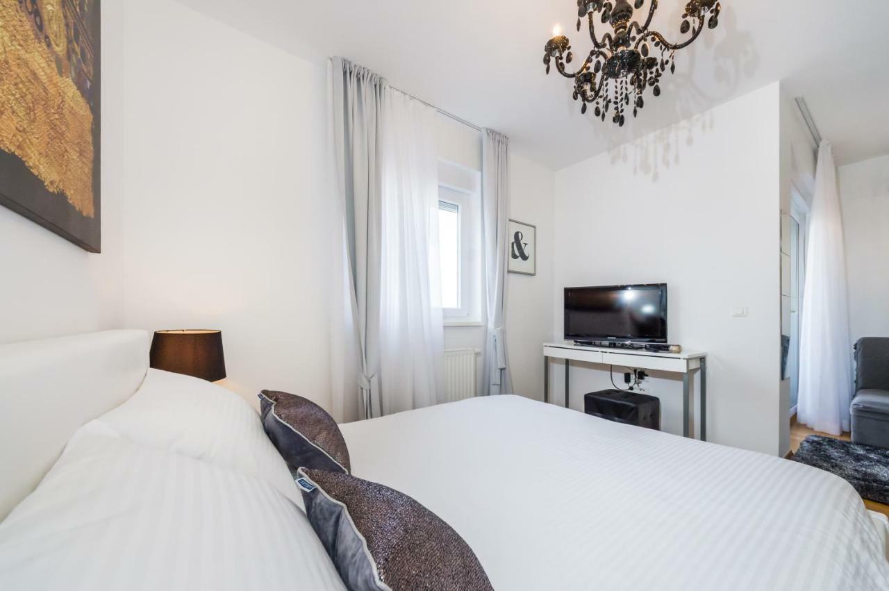 Studio Apartment K & K With Free Garage Zadar Exterior foto