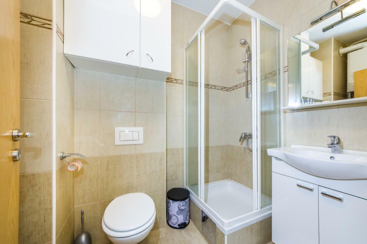 Studio Apartment K & K With Free Garage Zadar Exterior foto